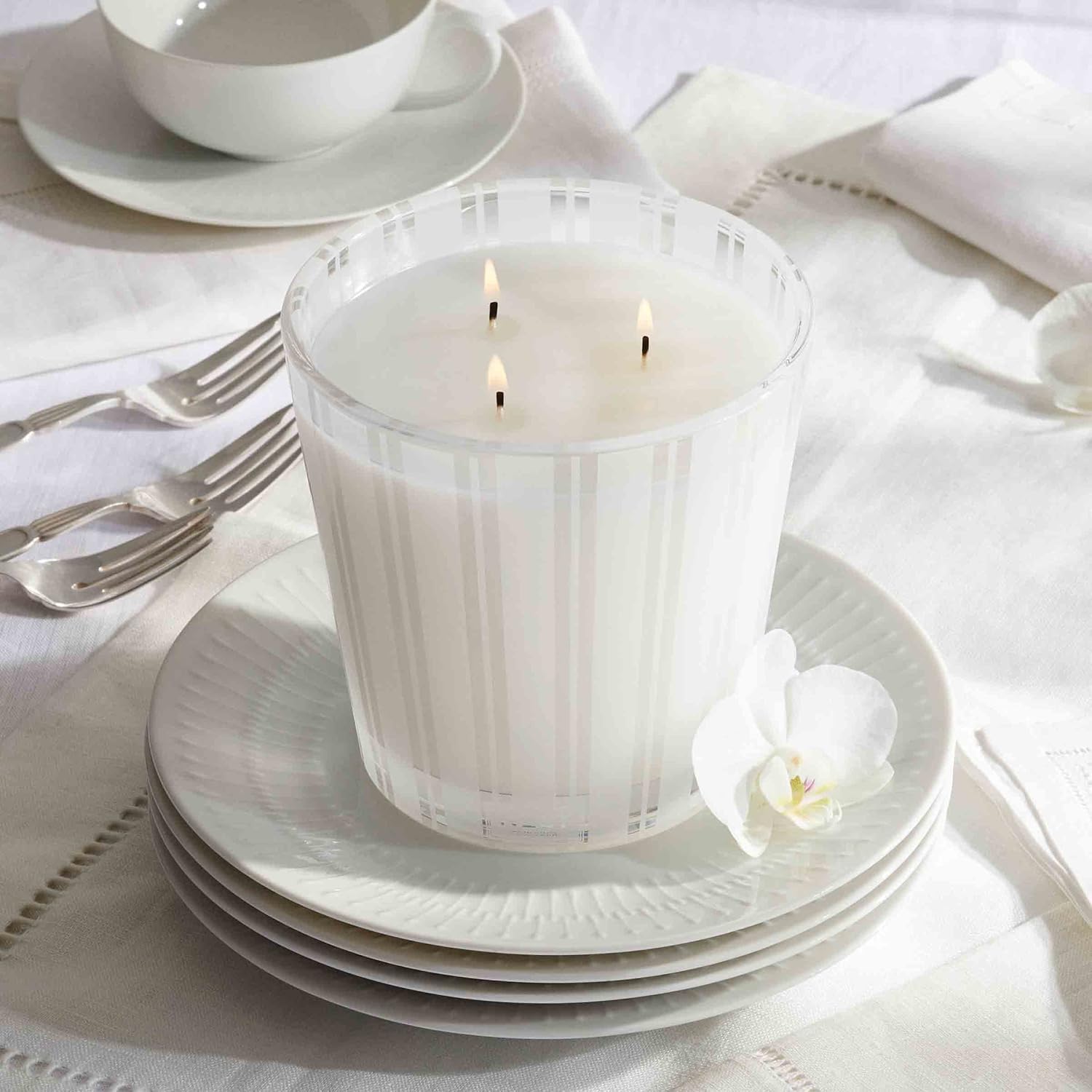 Luxury Glass Candle Linen Fragrance 212 oz 3-Wick